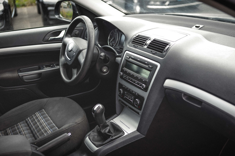 ŠKODA OCTAVIA 1.8 TSI SPORTLINE COMBI - obrázek 1