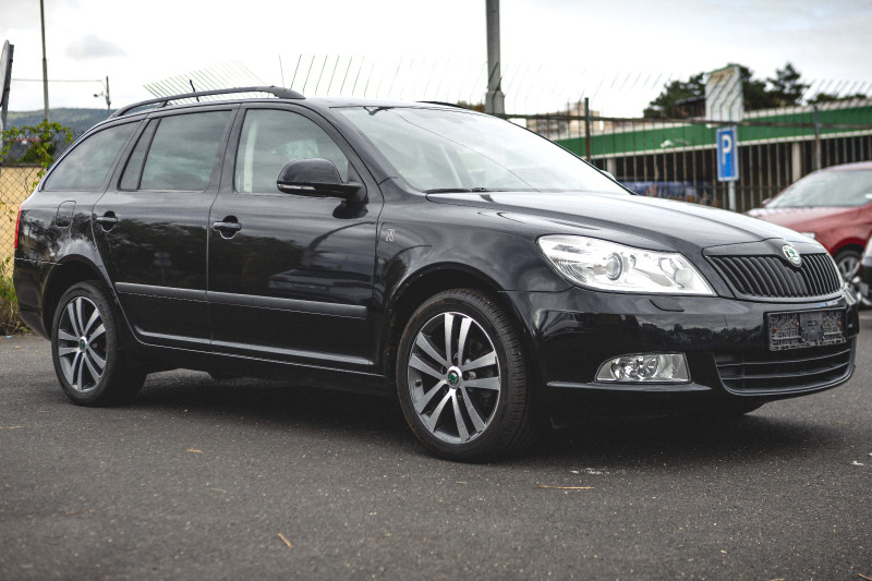 ŠKODA OCTAVIA 1.8 TSI SPORTLINE COMBI - obrázek 1