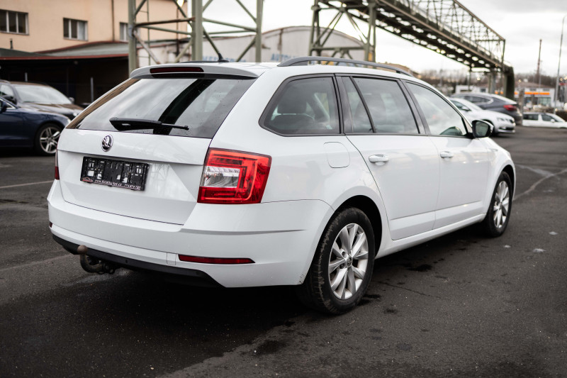 ŠKODA OCTAVIA 1.6 TDI COMBI - obrázek 1