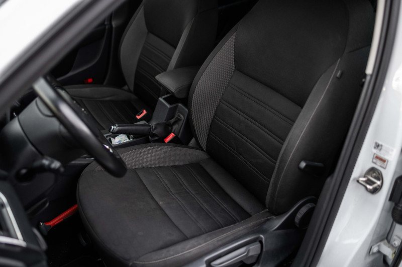 ŠKODA OCTAVIA 1.6 TDI COMBI na splátky - fotografie 13