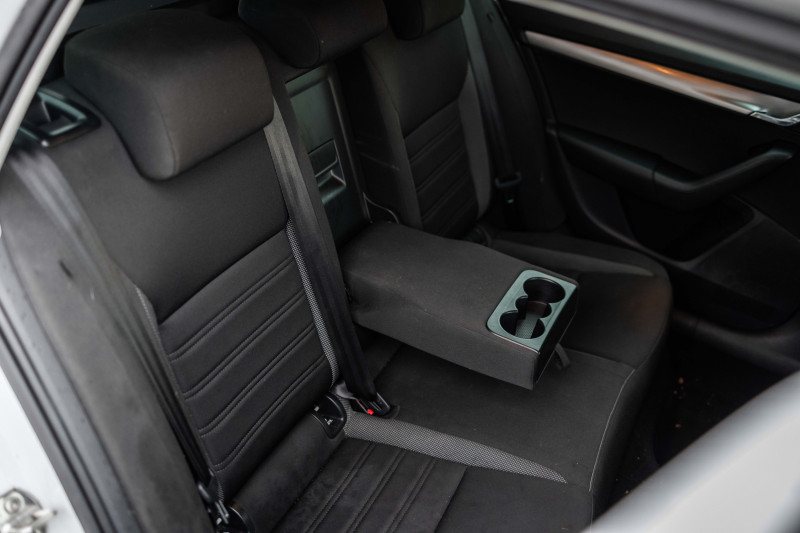 ŠKODA OCTAVIA 1.6 TDI COMBI na splátky - fotografie 16
