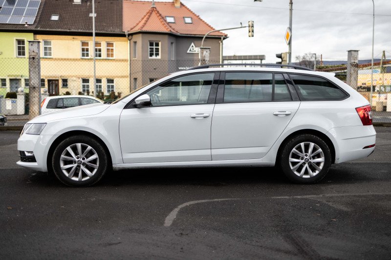 ŠKODA OCTAVIA 1.6 TDI COMBI na splátky - fotografie 7