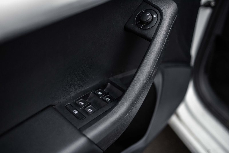 ŠKODA OCTAVIA 1.6 TDI COMBI na splátky - fotografie 14