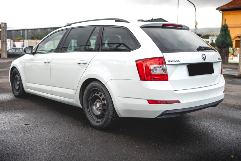 Škoda OCTAVIA 1.6 TDI ELEGANCE - obrázek 1