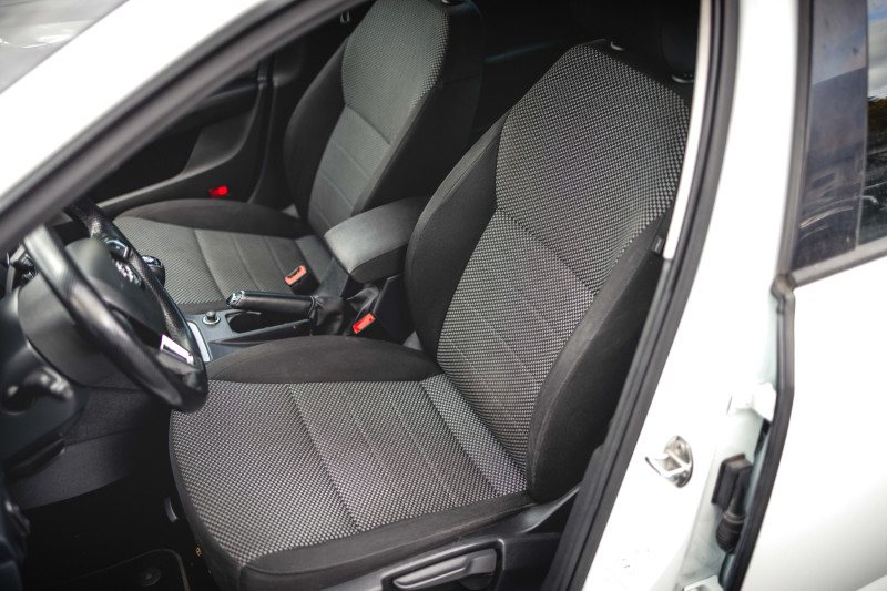 Škoda OCTAVIA 1.6 TDI ELEGANCE na splátky - fotografie 13