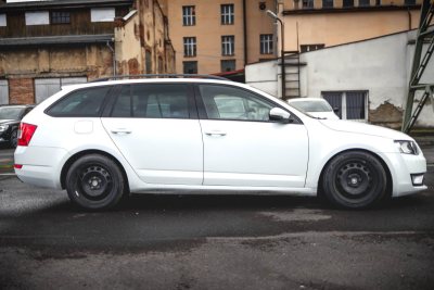 Škoda OCTAVIA 1.6 TDI ELEGANCE na splátky - fotografie 10
