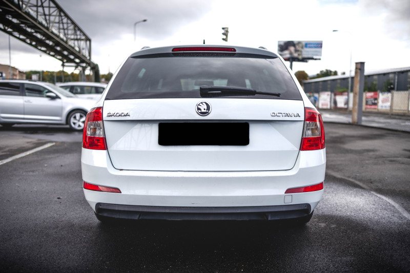Škoda OCTAVIA 1.6 TDI ELEGANCE na splátky - fotografie 16
