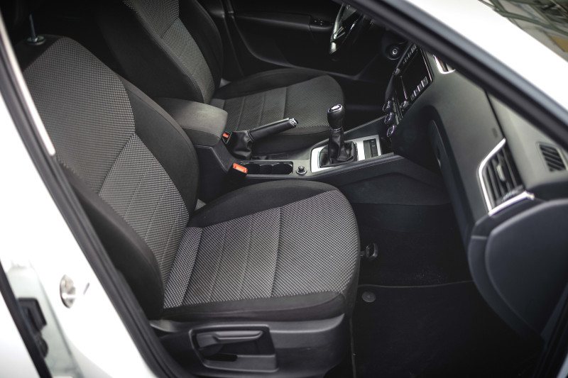 Škoda OCTAVIA 1.6 TDI ELEGANCE na splátky - fotografie 8