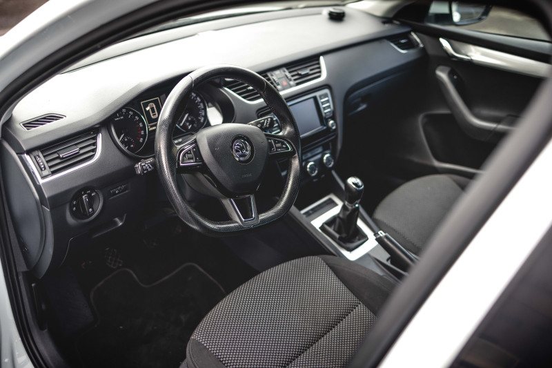 Škoda OCTAVIA 1.6 TDI ELEGANCE na splátky - fotografie 6