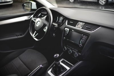 Škoda OCTAVIA 1.6 TDI ELEGANCE na splátky - fotografie 9