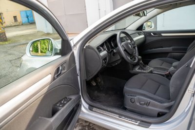 ŠKODA SUPERB 1.6 TDI COMBI ELEGANCE na splátky - fotografie 9
