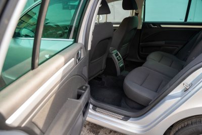 ŠKODA SUPERB 1.6 TDI COMBI ELEGANCE na splátky - fotografie 11