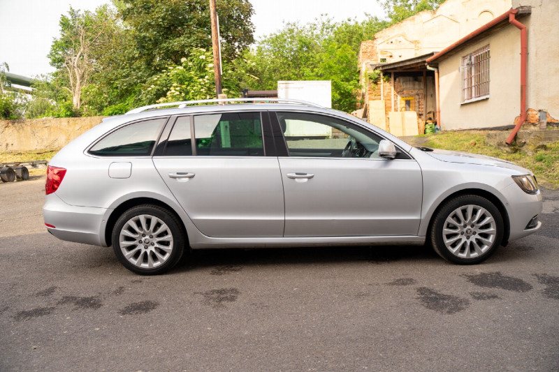 ŠKODA SUPERB 1.6 TDI COMBI ELEGANCE na splátky - fotografie 7