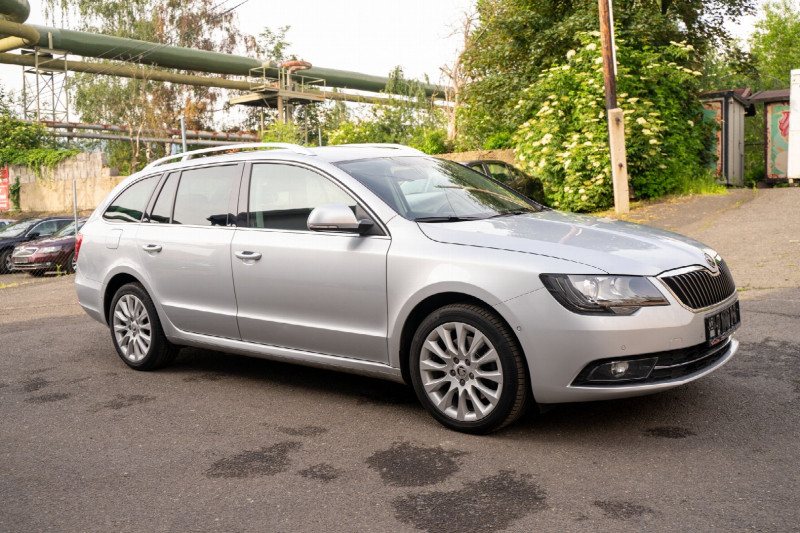 ŠKODA SUPERB 1.6 TDI COMBI ELEGANCE na splátky - fotografie 8