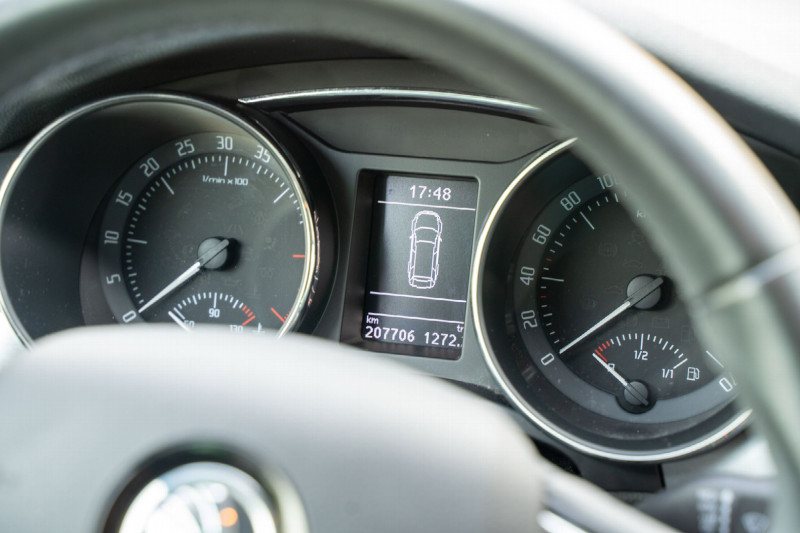 ŠKODA SUPERB 1.6 TDI COMBI ELEGANCE na splátky - fotografie 20