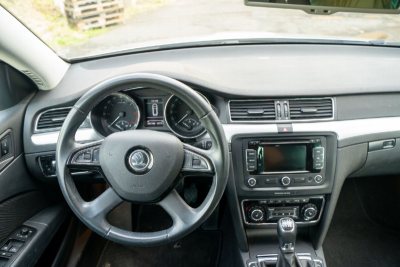 ŠKODA SUPERB 1.6 TDI COMBI ELEGANCE na splátky - fotografie 21