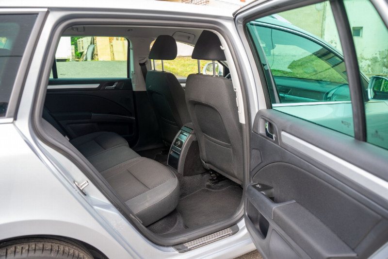 ŠKODA SUPERB 1.6 TDI COMBI ELEGANCE na splátky - fotografie 13