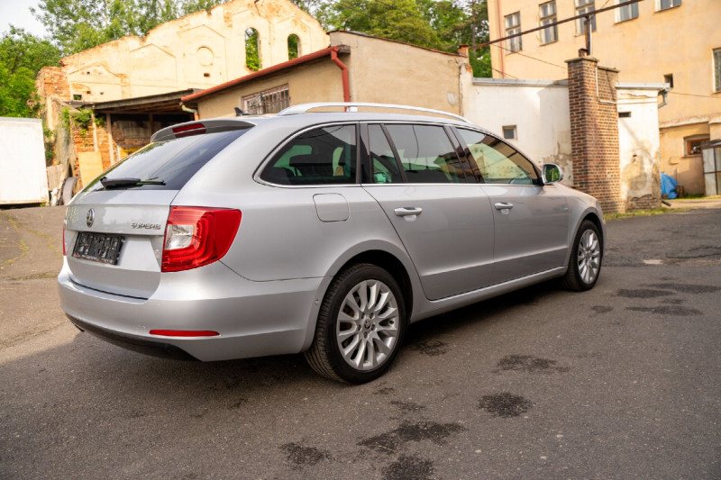 ŠKODA SUPERB 1.6 TDI COMBI ELEGANCE na splátky - fotografie 6
