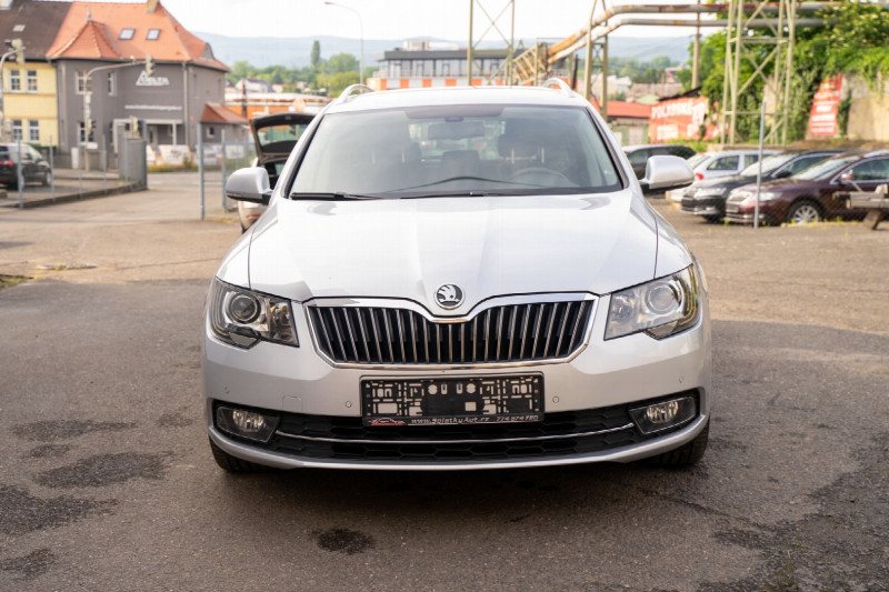 ŠKODA SUPERB 1.6 TDI COMBI ELEGANCE na splátky - fotografie 2