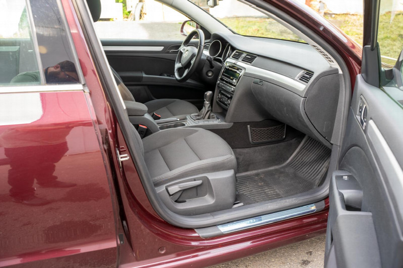 ŠKODA SUPERB 1.6 TDI COMBI