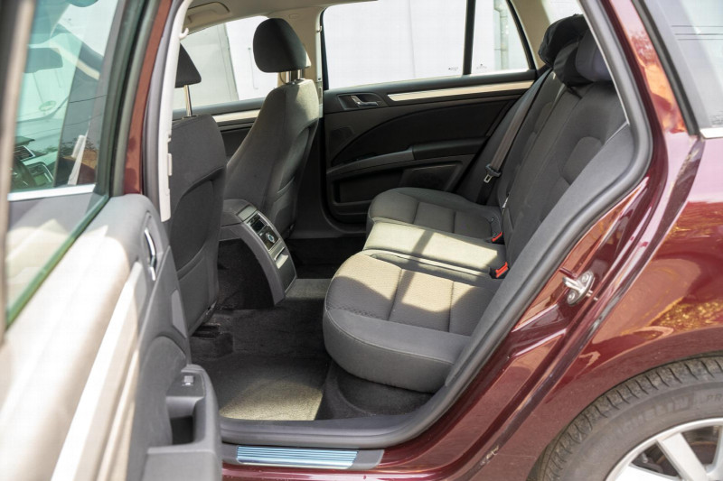 ŠKODA SUPERB 1.6 TDI COMBI