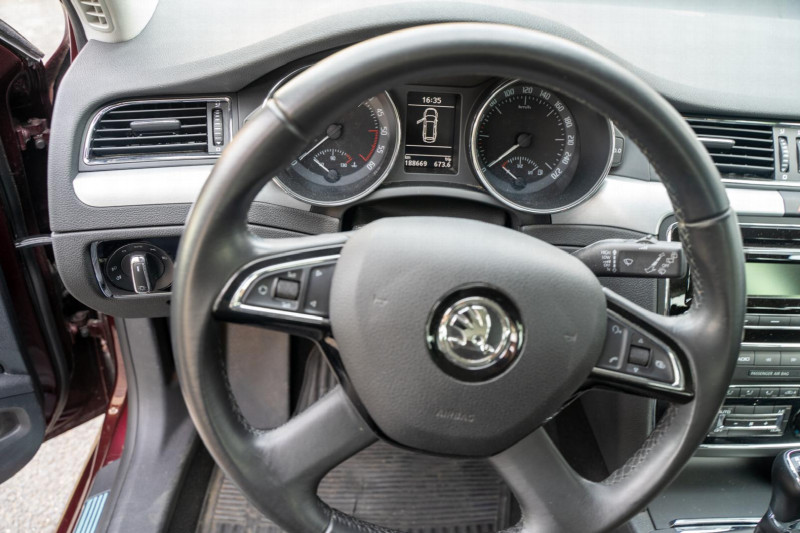 ŠKODA SUPERB 1.6 TDI COMBI