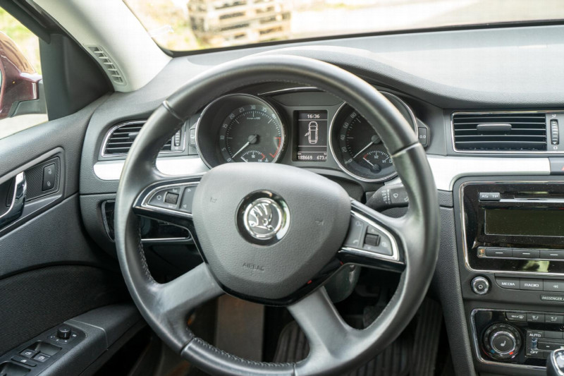 ŠKODA SUPERB 1.6 TDI COMBI