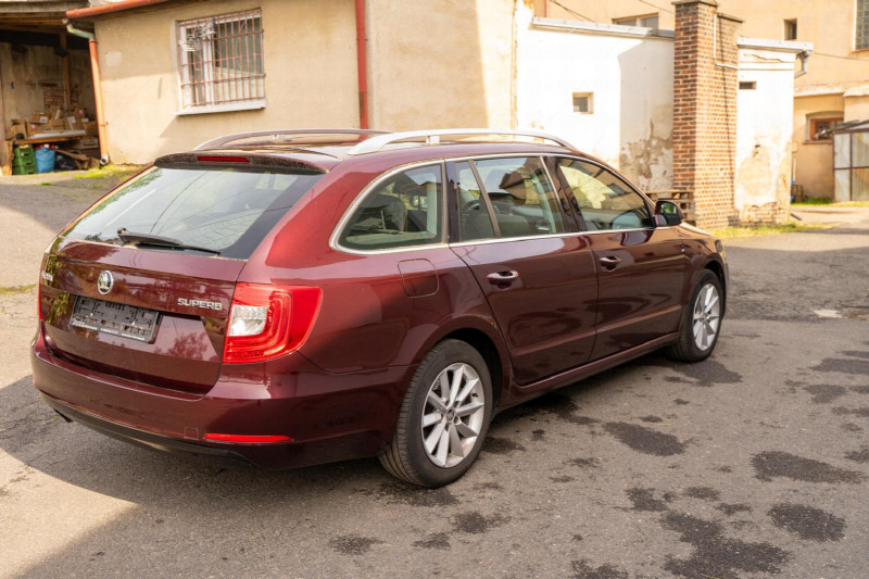 ŠKODA SUPERB 1.6 TDI COMBI