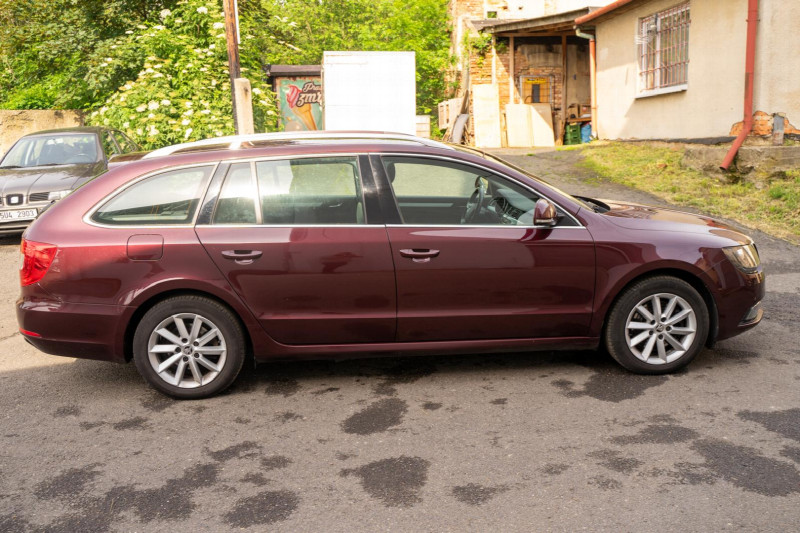 ŠKODA SUPERB 1.6 TDI COMBI