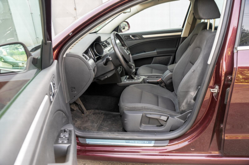 ŠKODA SUPERB 1.6 TDI COMBI