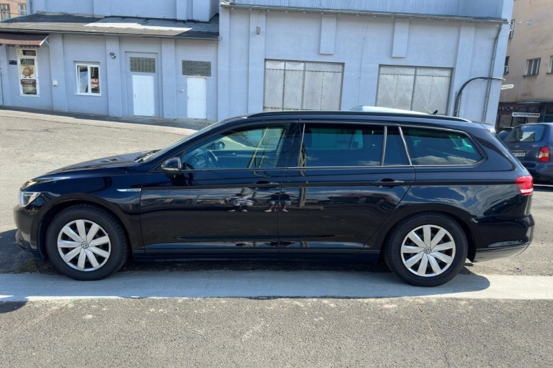 VOLKSWAGEN PASSAT COMFORTLINE RV - obrázek 1