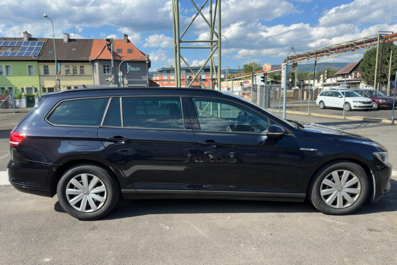 VOLKSWAGEN PASSAT COMFORTLINE RV - obrázek 1