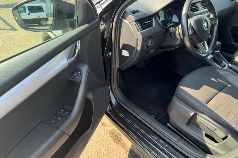ŠKODA OCTAVIA 1.6 TDI DSG - obrázek 1