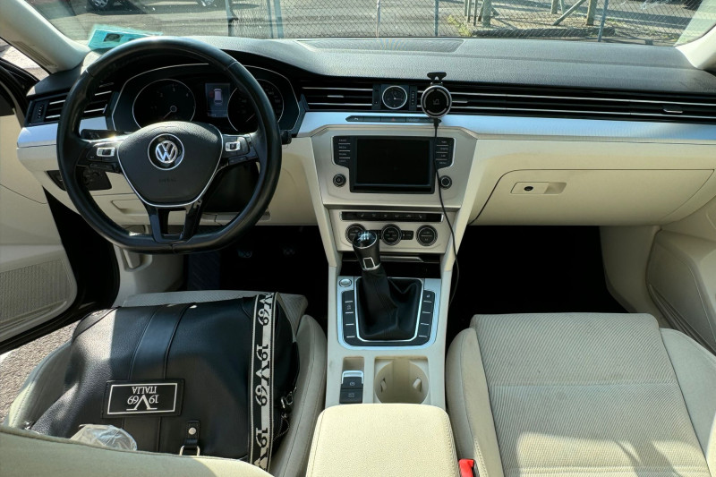 VOLKSWAGEN PASSAT 1.6 TDI ELEGANCE  - obrázek 1