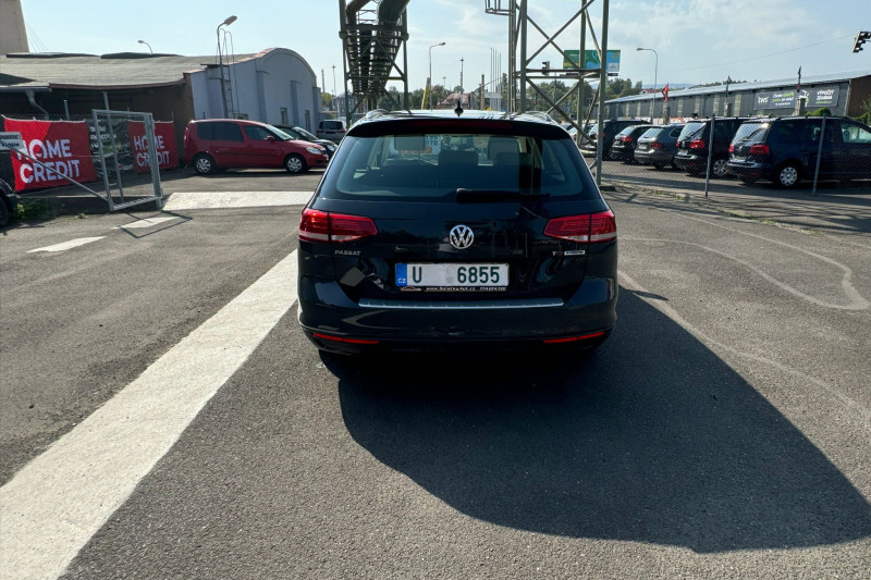 VOLKSWAGEN PASSAT 1.6 TDI ELEGANCE  - obrázek 1