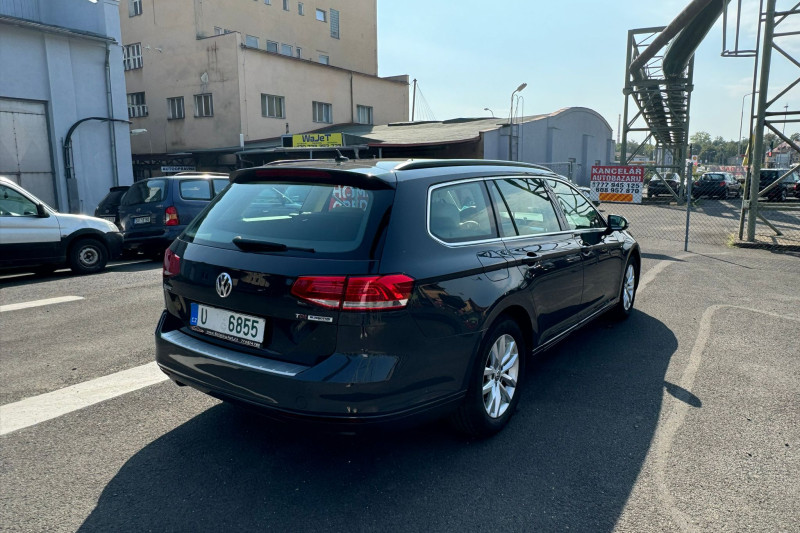 VOLKSWAGEN PASSAT 1.6 TDI ELEGANCE  - obrázek 1