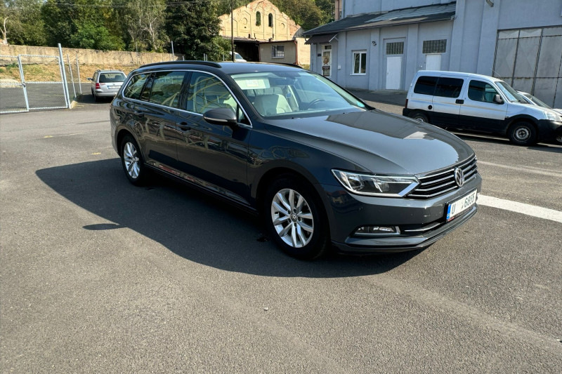 VOLKSWAGEN PASSAT 1.6 TDI ELEGANCE  - obrázek 1