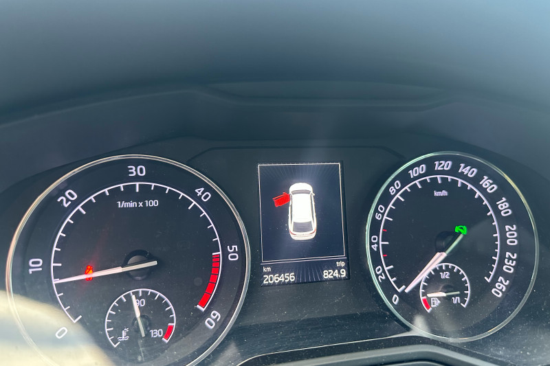 ŠKODA OCTAVIA DSG 1.6 TDI - obrázek 1