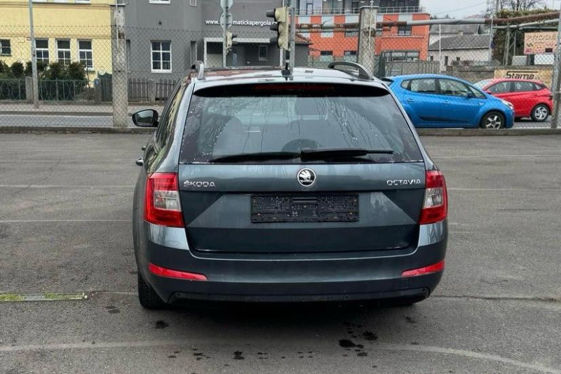 ŠKODA OCTAVIA 2.0 DSG - obrázek 1