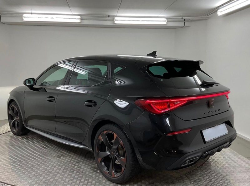 CUPRA LEON VZ LINE 2.0 TSI DSG na splátky - fotografie 3