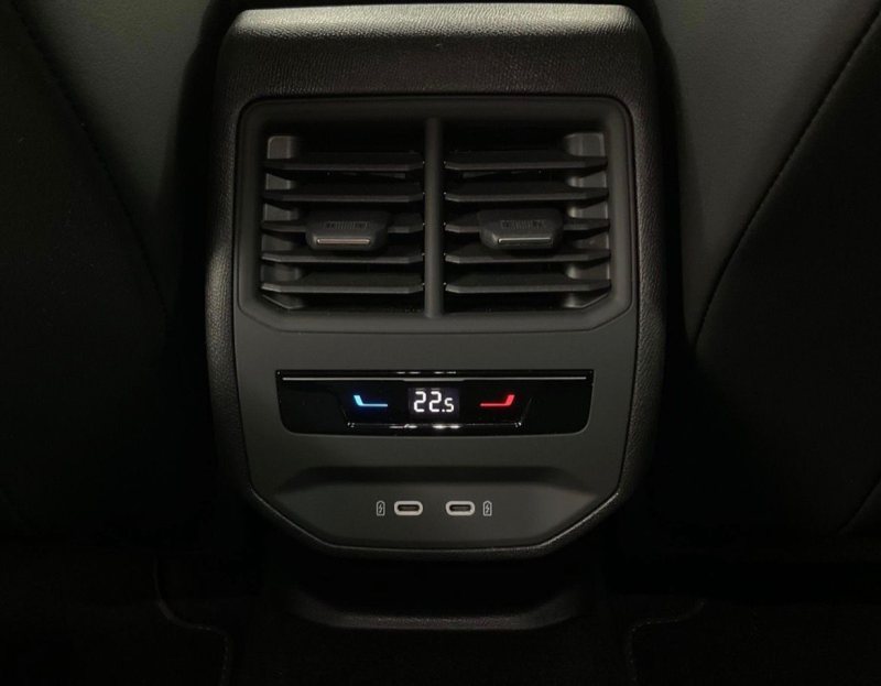 CUPRA LEON VZ LINE 2.0 TSI DSG na splátky - fotografie 20