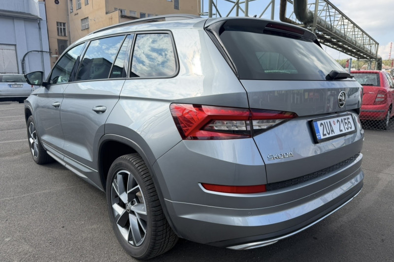 ŠKODA KODIAQ 7 MÍSTNÝ SPORTLINE 4x4 DSG na splátky - fotografie 4