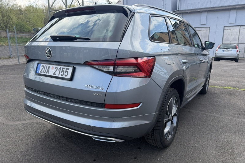ŠKODA KODIAQ 7 MÍSTNÝ SPORTLINE 4x4 DSG na splátky - fotografie 6