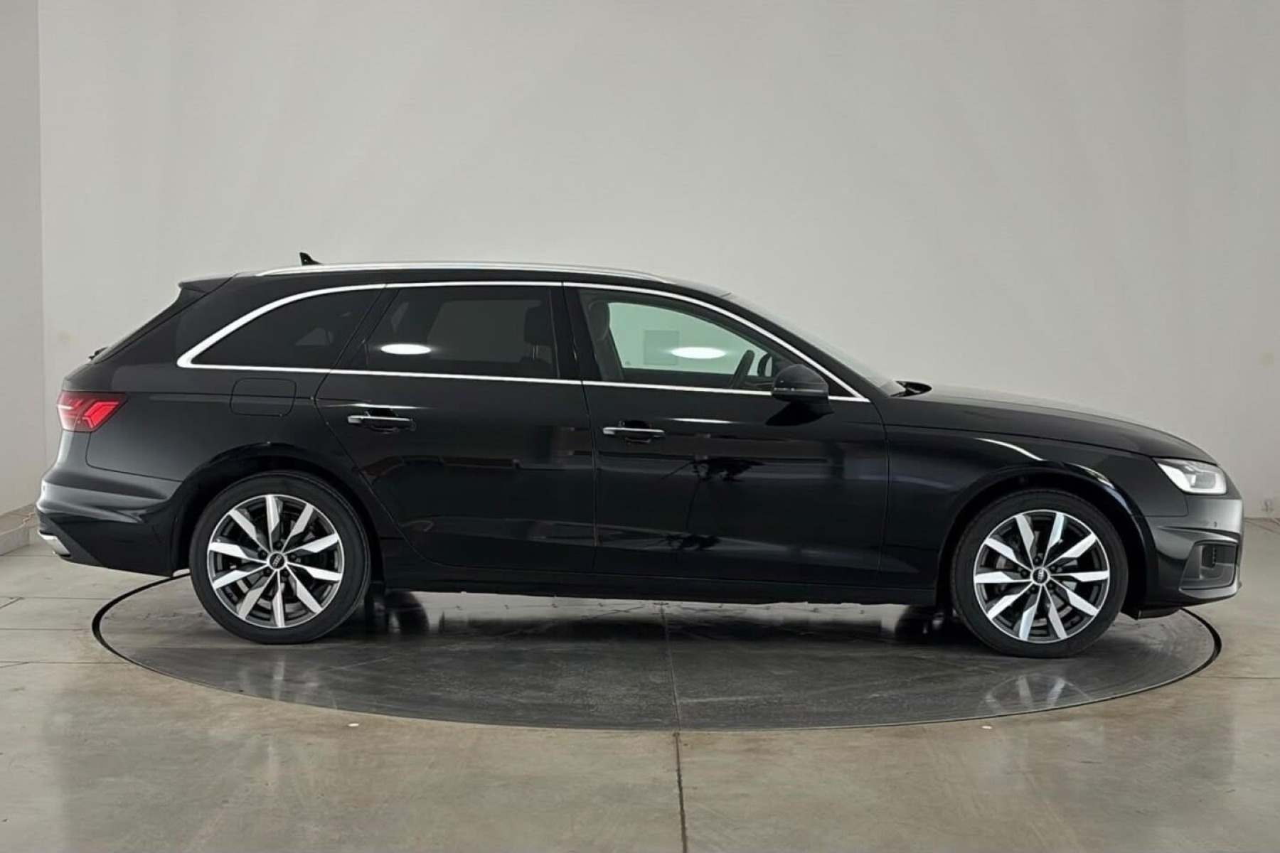 AUDI A4 AVANT 40 TDI 150 KW AUTOMAT na splátky - fotografie 6