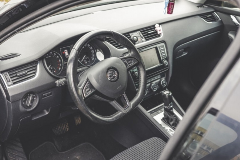 ŠKODA OCTAVIA III 2.0 TDI COMBI DSG - obrázek 1